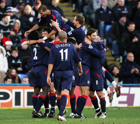 既能胜任左 既能胜任左